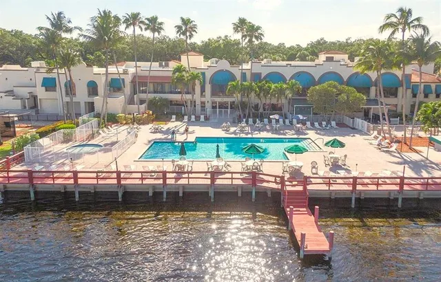 $2,500 | 9501 Seagrape Drive, Unit 305, Davie, FL 33324