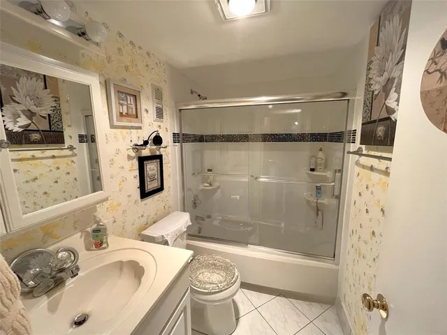 $2,500 | 9501 Seagrape Drive, Unit 305, Davie, FL 33324