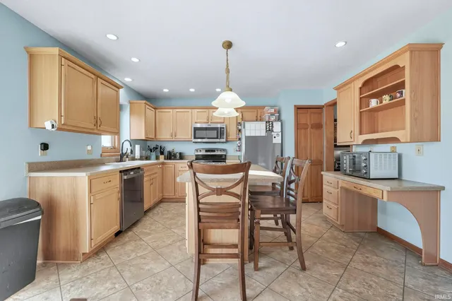 $349,900 | 3113 Pinoak Court, Fort Wayne, IN 46814