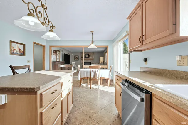 $349,900 | 3113 Pinoak Court, Fort Wayne, IN 46814