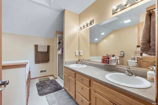 $349,900 | 3113 Pinoak Court, Fort Wayne, IN 46814