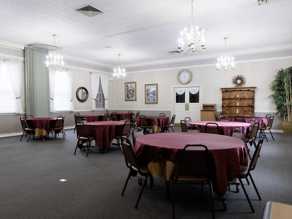 208 West Erie Street Albion, MI 49224 - Photo 11 of 57 2G9A5543