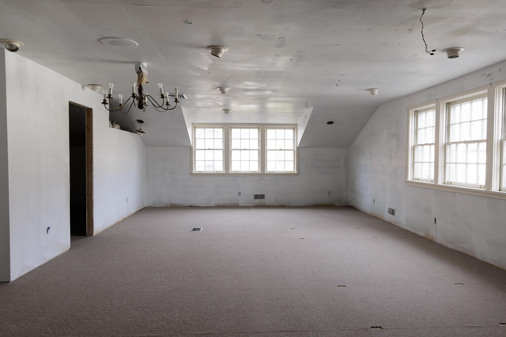 208 West Erie Street Albion, MI 49224 - Photo 15 of 57 2G9A6437