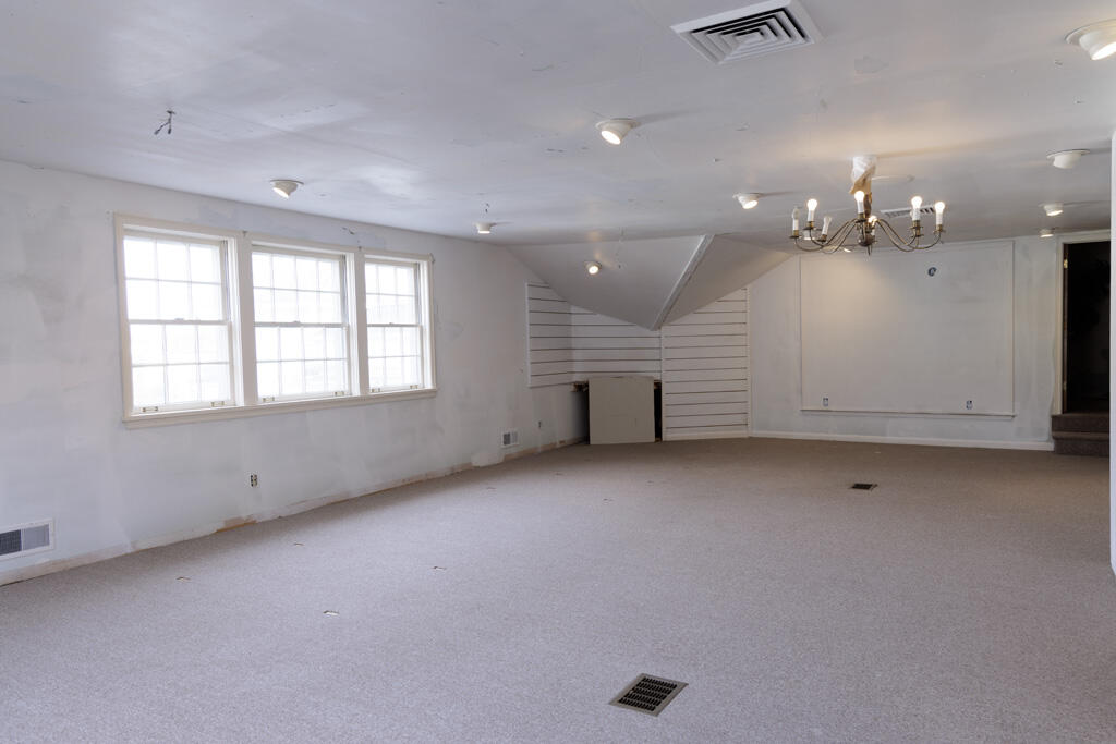 208 West Erie Street Albion, MI 49224 - Photo 17 of 57 2G9A6450