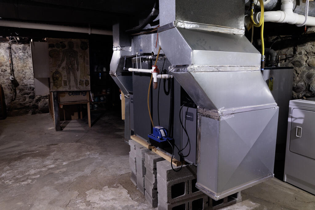 208 West Erie Street Albion, MI 49224 - Photo 56 of 57 2G9A6640