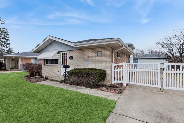 $305,000 | 16417 George Drive, Oak Forest, IL 60452