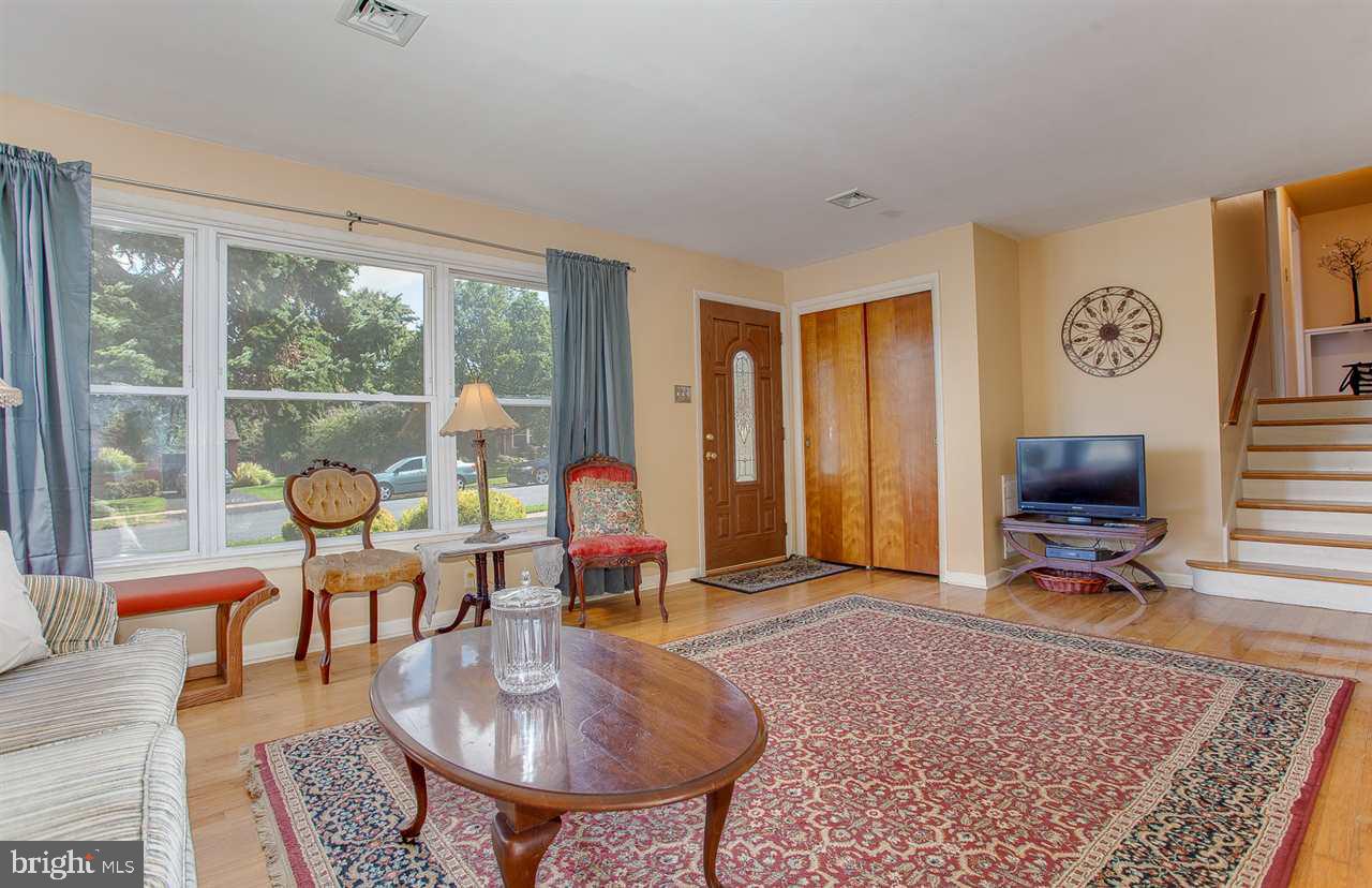 504 Clinton Road Harrisburg, PA 17109 - Photo 3 of 25 Gallery Image 3