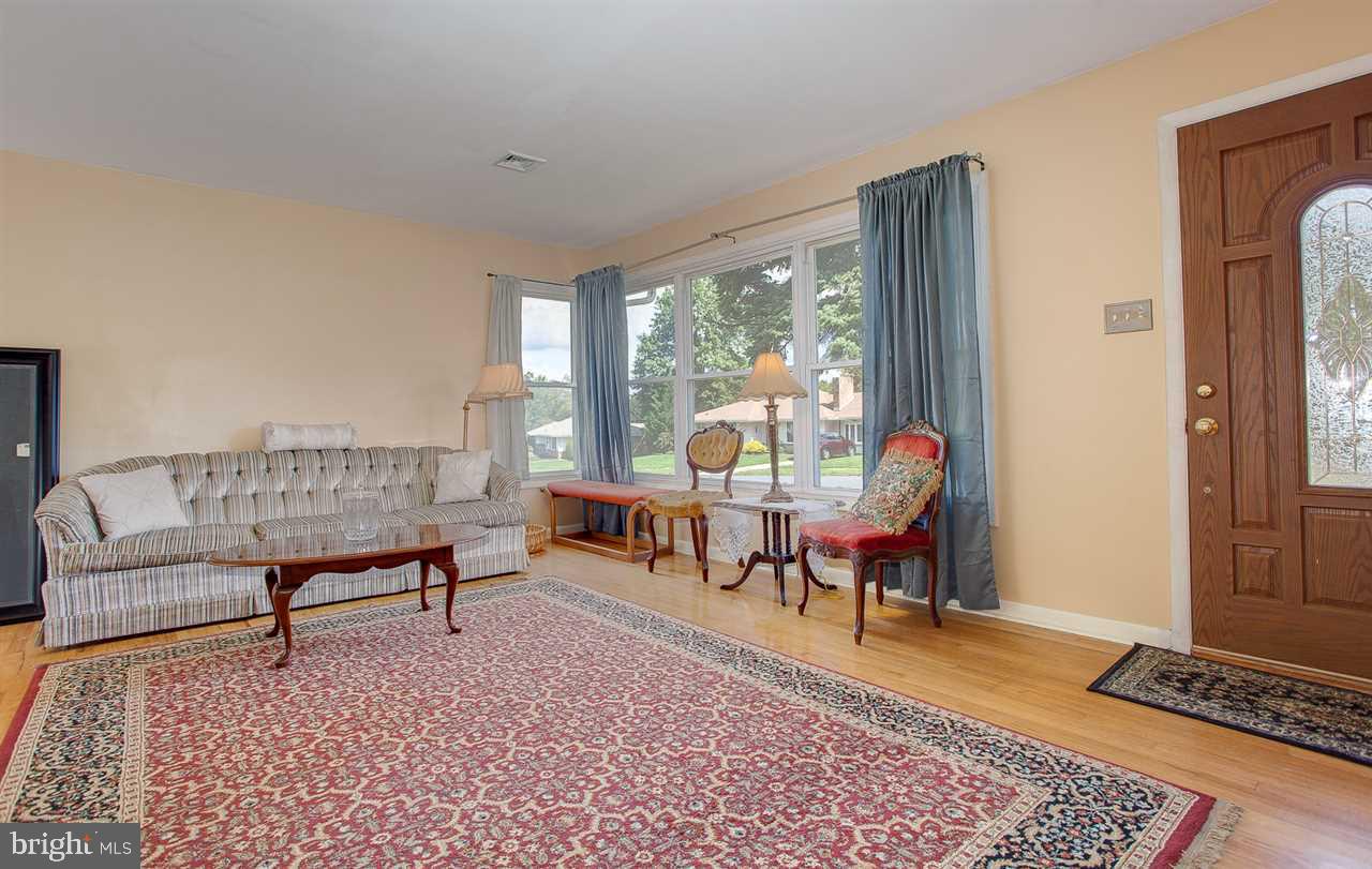 504 Clinton Road Harrisburg, PA 17109 - Photo 4 of 25 Gallery Image 4