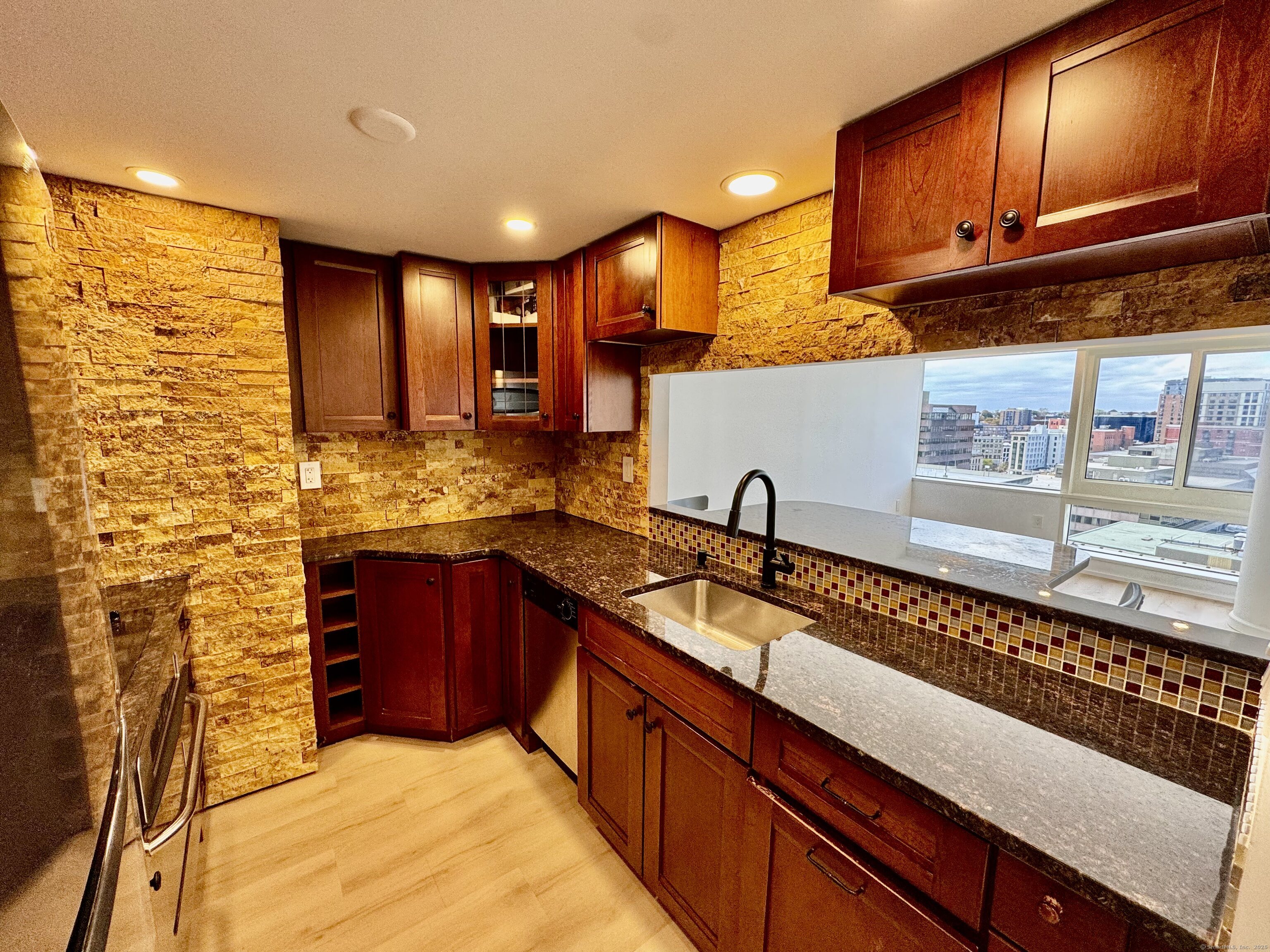 127 Greyrock Place, Unit 1409 Stamford, CT 06901 - Photo 6 of 18