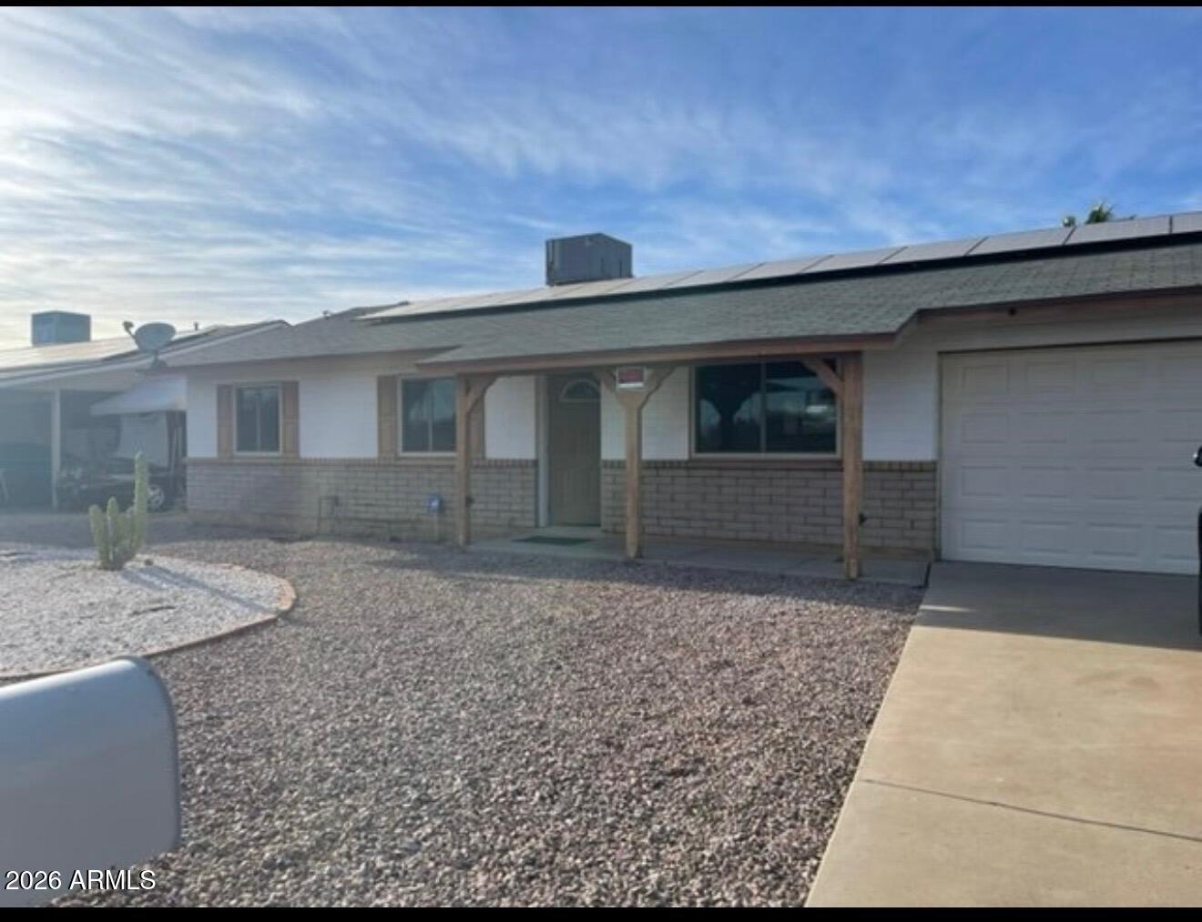 4008 West Laurel Lane Phoenix, AZ 85029 - Photo 2 of 10 a front view of a house