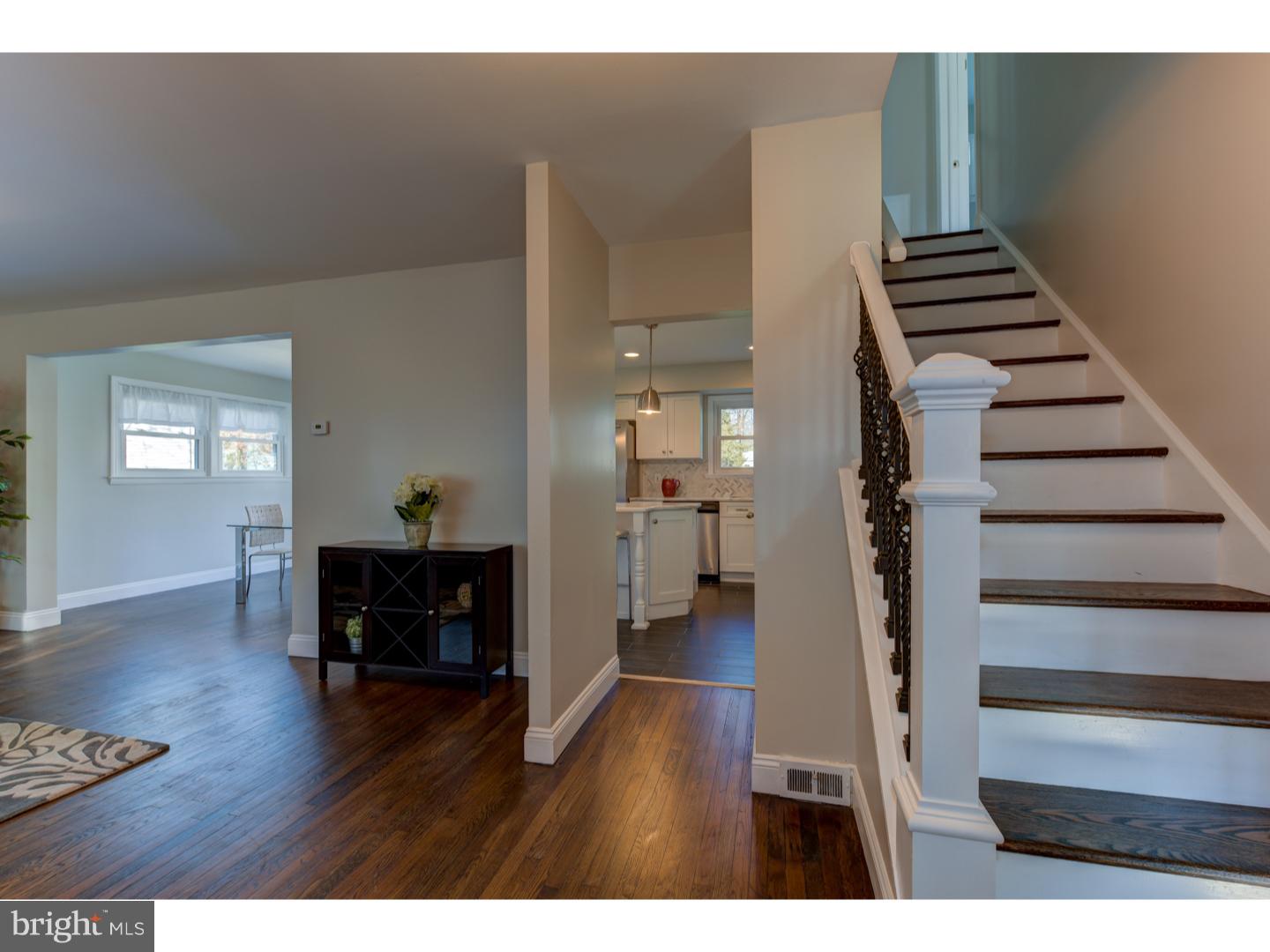 702 Lexington Road Lansdale, PA 19446 - Photo 14 of 25 Foyer