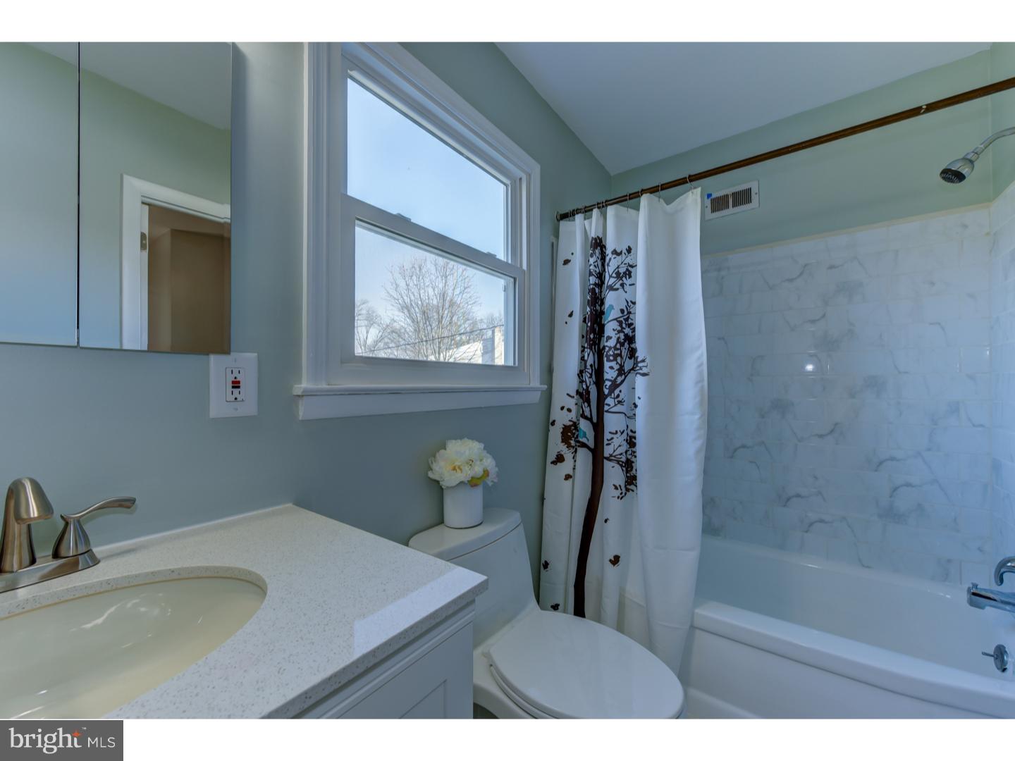 702 Lexington Road Lansdale, PA 19446 - Photo 18 of 25 Bathroom