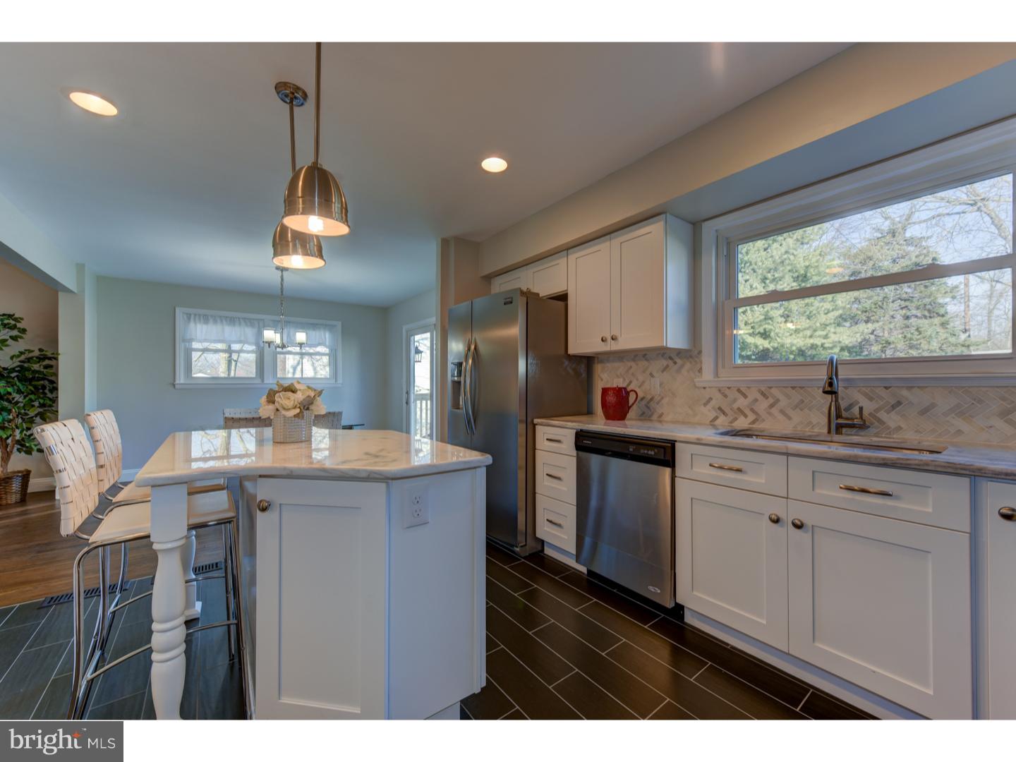 702 Lexington Road Lansdale, PA 19446 - Photo 9 of 25 Kitchen