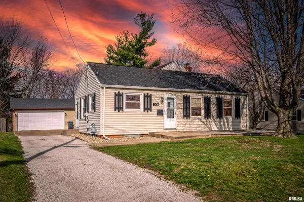 $184,500 | 206 South Walnut Street, Eureka, IL 61530