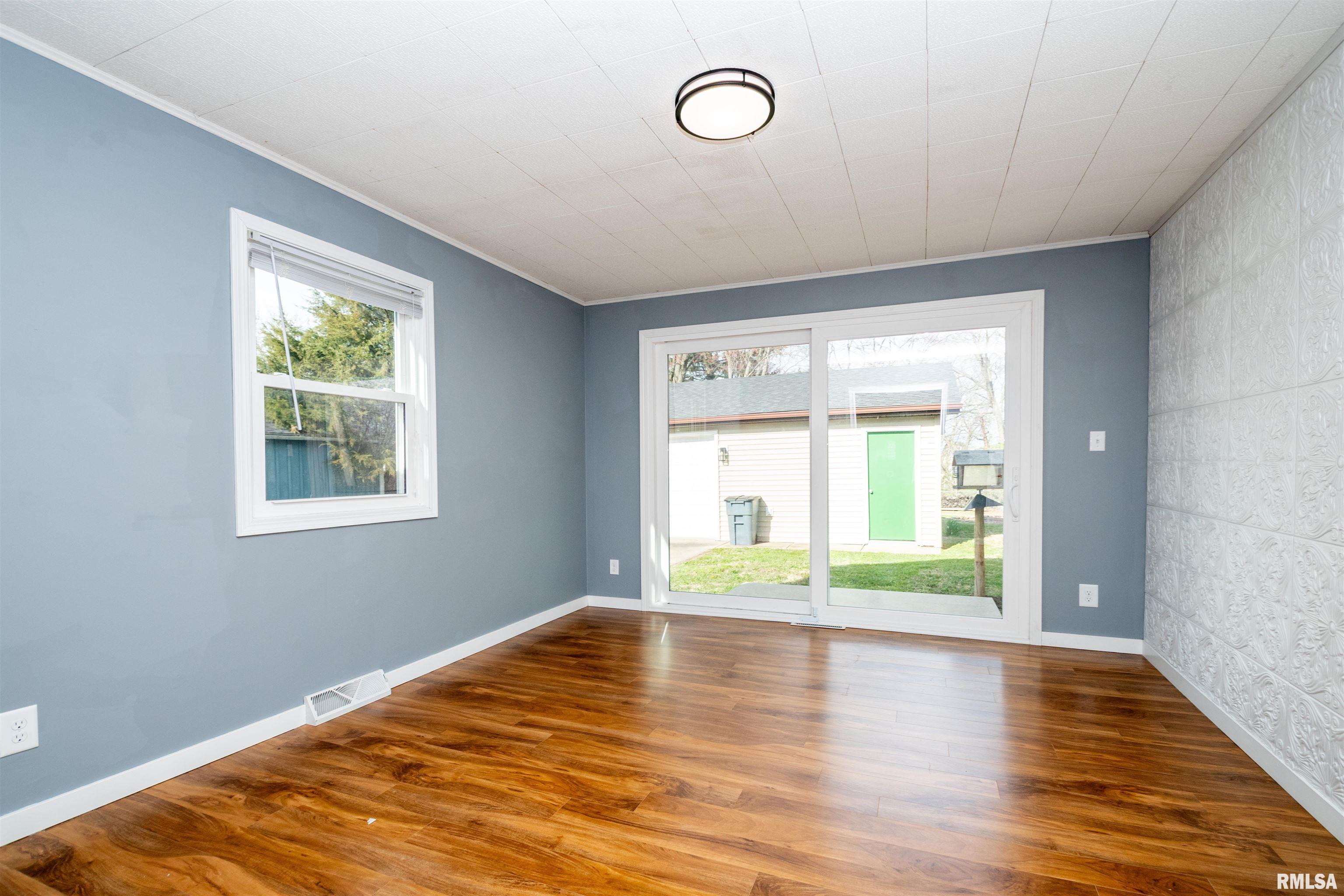 206 South Walnut Street Eureka, IL 61530 - Photo 25 of 41