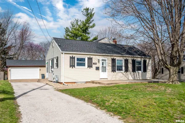 $184,500 | 206 South Walnut Street, Eureka, IL 61530