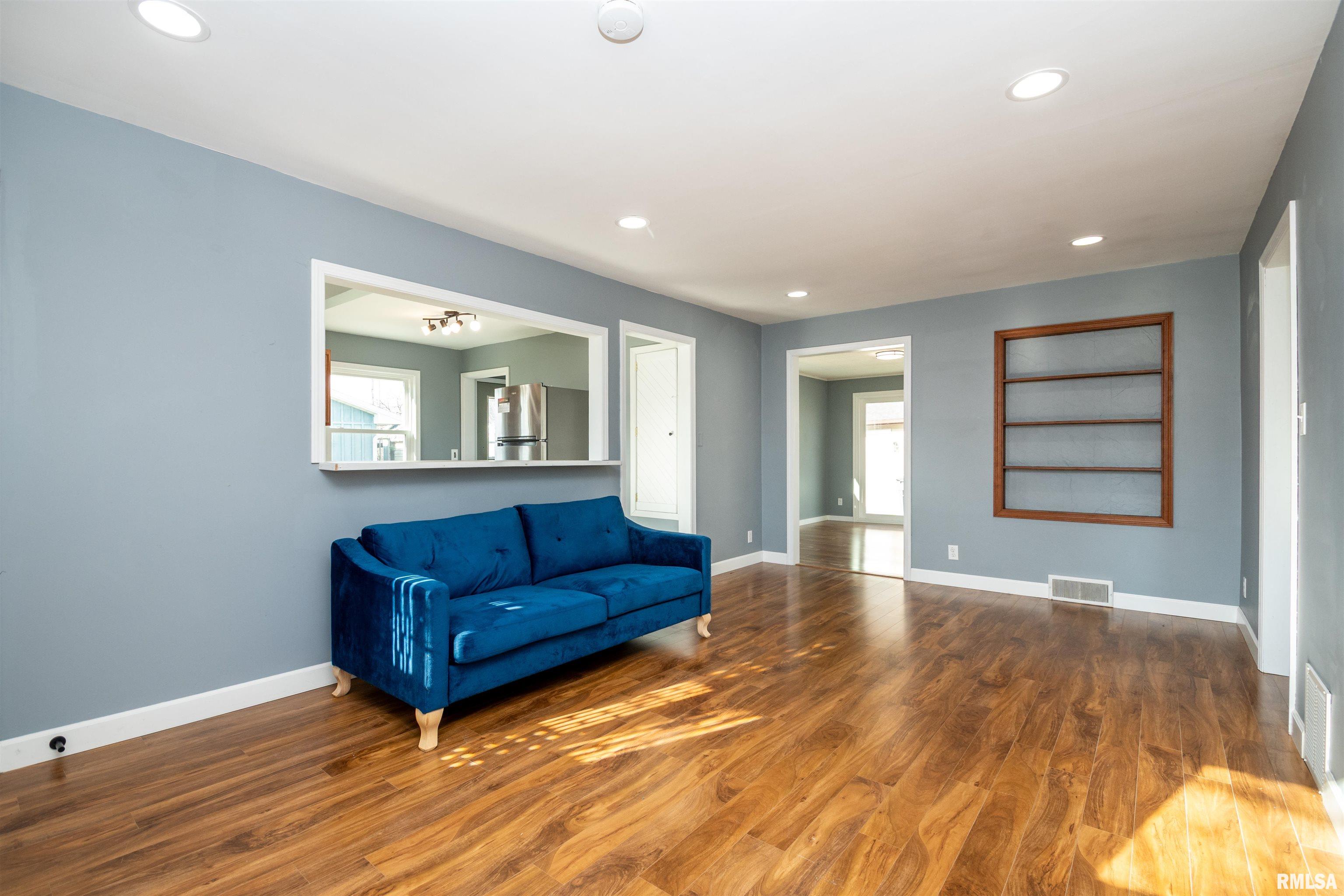 206 South Walnut Street Eureka, IL 61530 - Photo 9 of 41