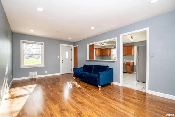 $184,500 | 206 South Walnut Street, Eureka, IL 61530