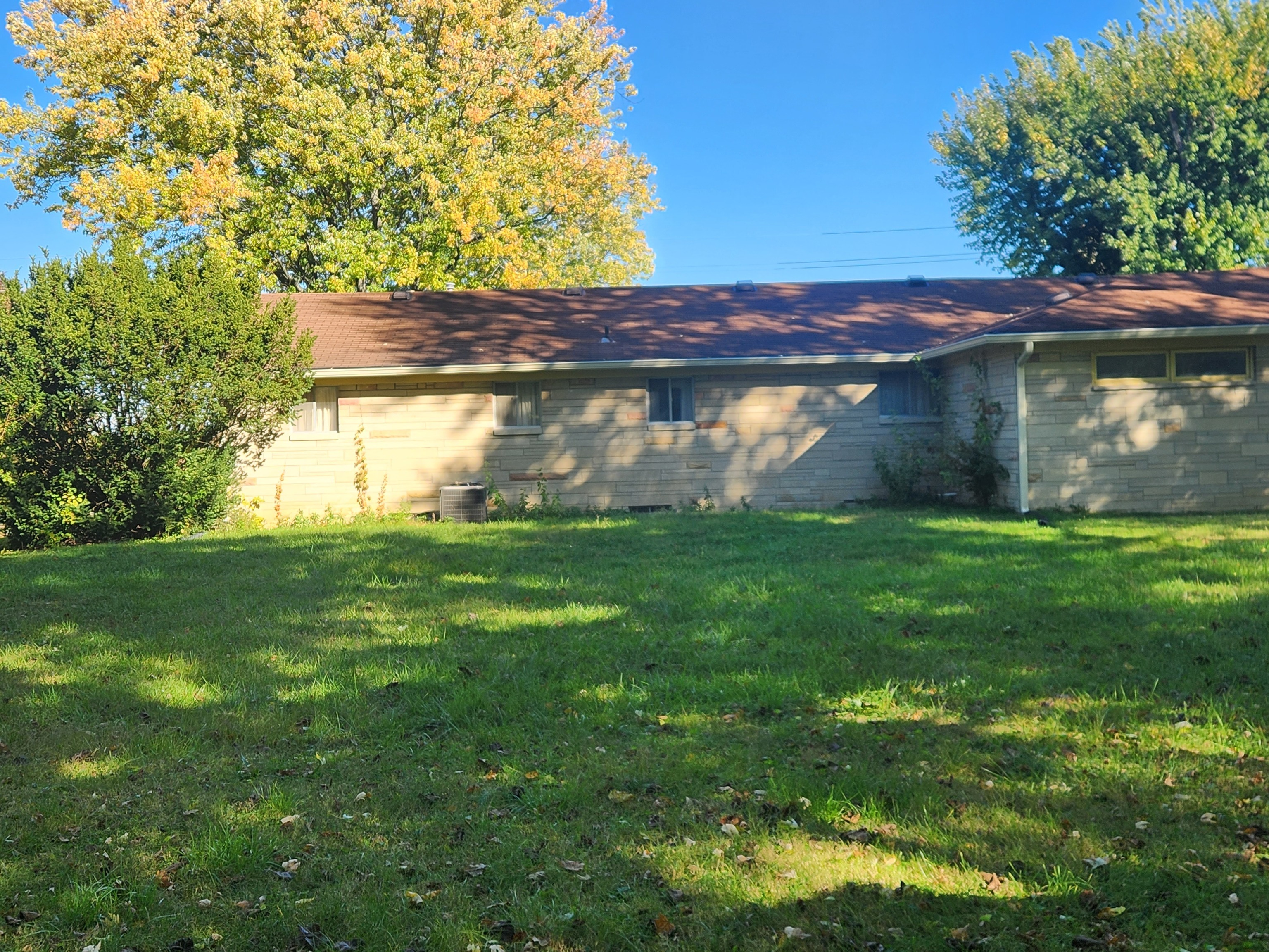8625 Flynn Road Indianapolis, IN 46113 - Photo 4 of 20