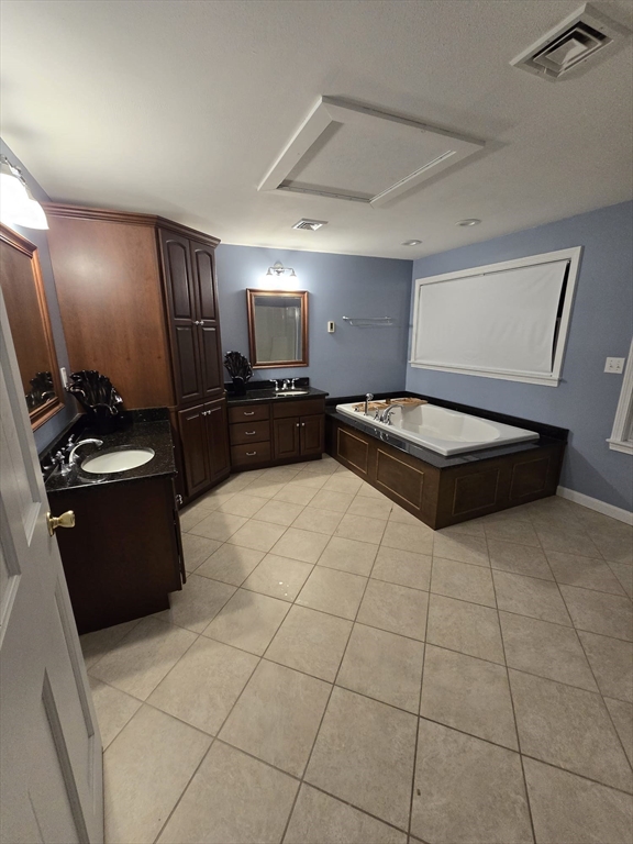 20 Farm Pond Road Dracut, MA 01826 - Photo 15 of 34