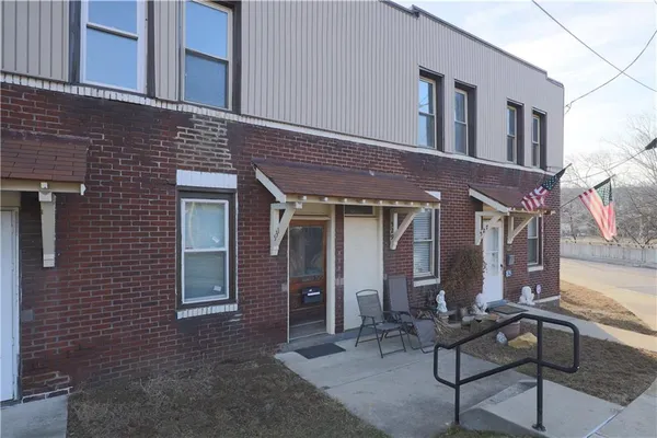 $800 | 531 5th Street Extension, Trafford, PA 15085