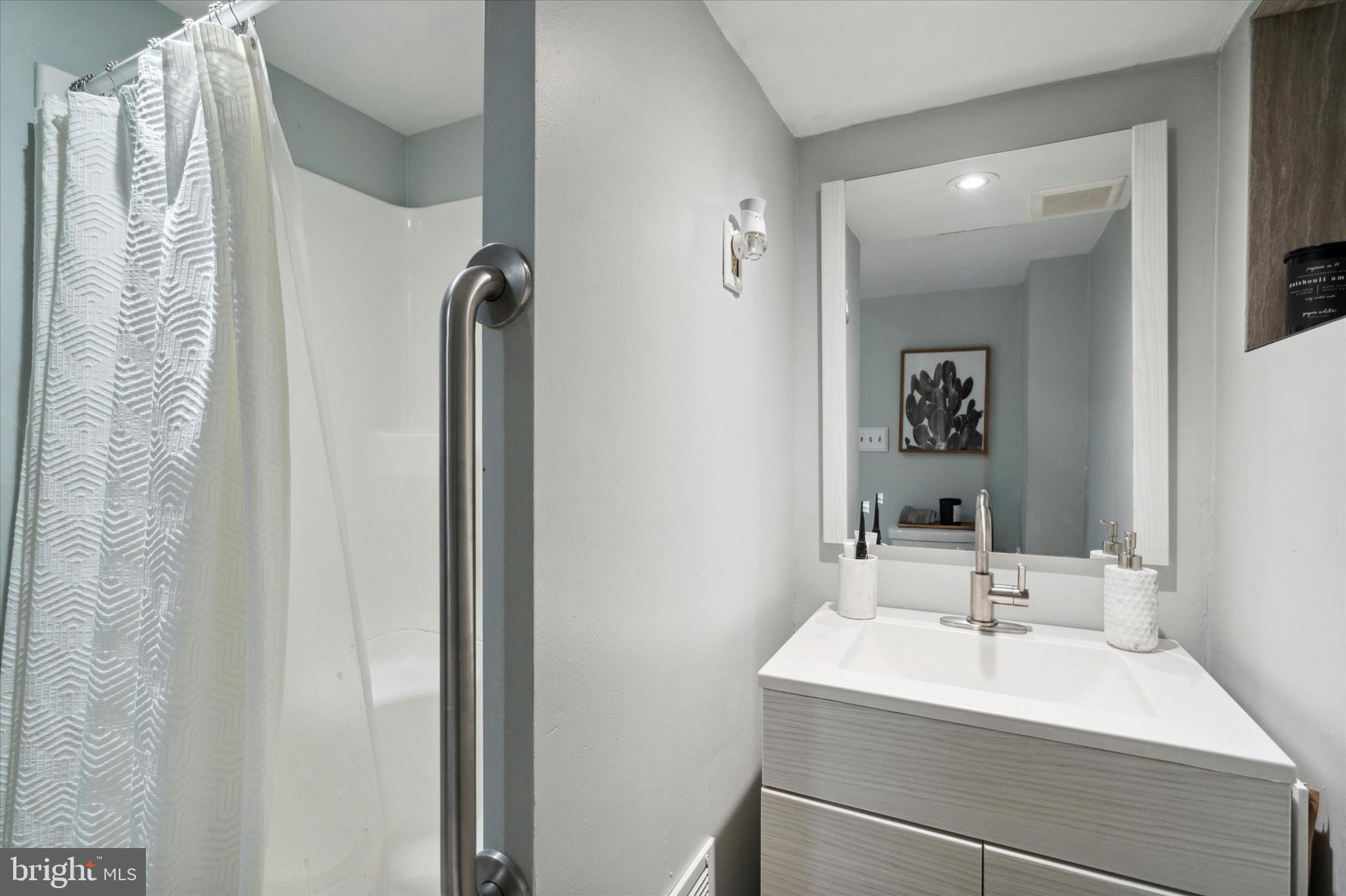 2717 Northview Road Philadelphia, PA 19152 - Photo 21 of 26