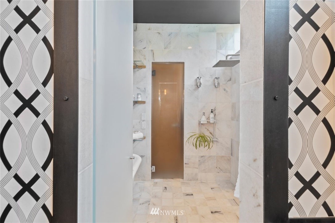 706 West Howe Street Seattle, WA 98119 - Photo 20 of 40 Gallery Image 20