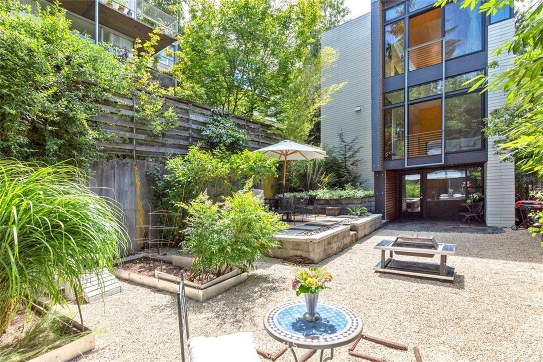 706 West Howe Street Seattle, WA 98119 - Photo 25 of 40 Gallery Image 25