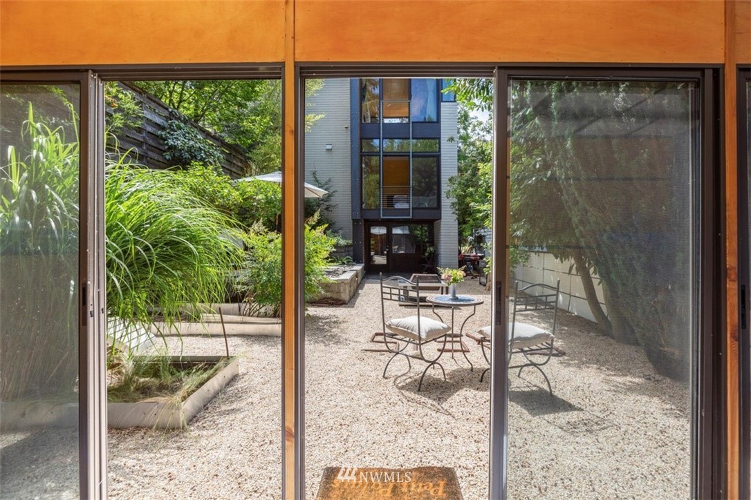 706 West Howe Street Seattle, WA 98119 - Photo 30 of 40 Gallery Image 30