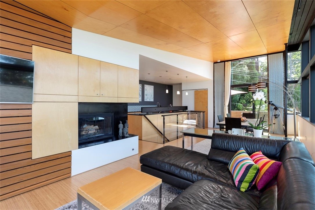 706 West Howe Street Seattle, WA 98119 - Photo 4 of 40 Gallery Image 4