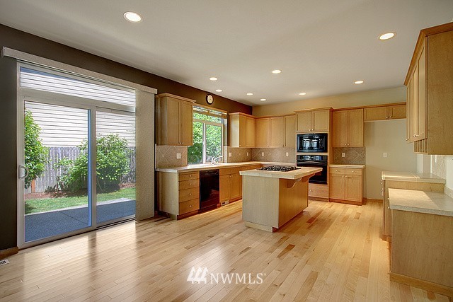 207 185th Place Southwest Bothell, WA 98012 - Photo 5 of 19