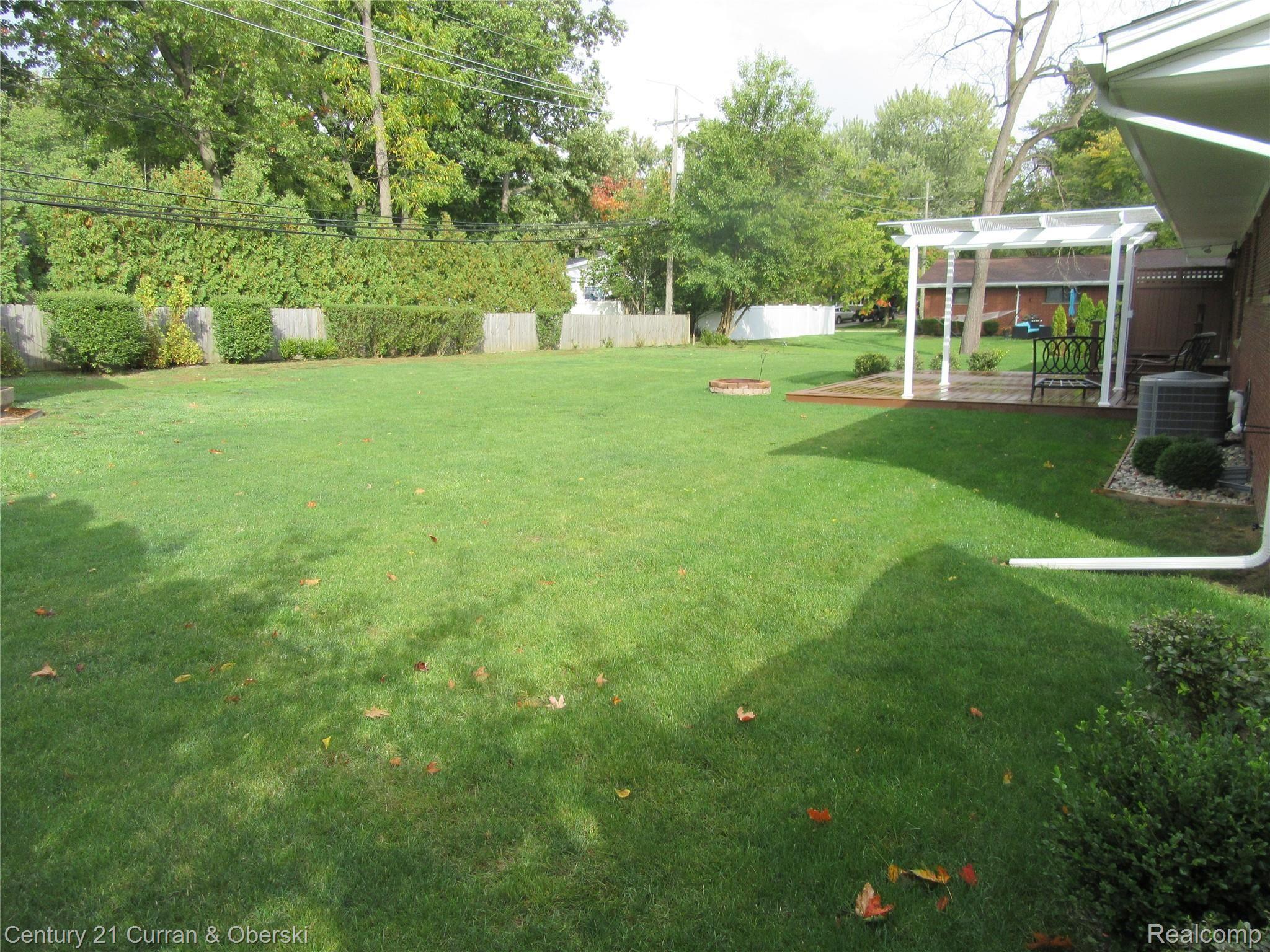8544 Church Road Grosse Ile, MI 48138 - Photo 4 of 24 IMG_2023.JPG
