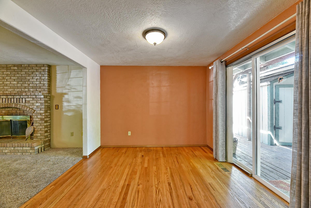 2270 Springbrook Road Medford, OR 97504 - Photo 10 of 36 10