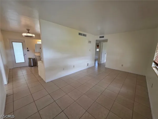 $1,300 | 102 Connecticut Road, Lehigh Acres, FL 33936