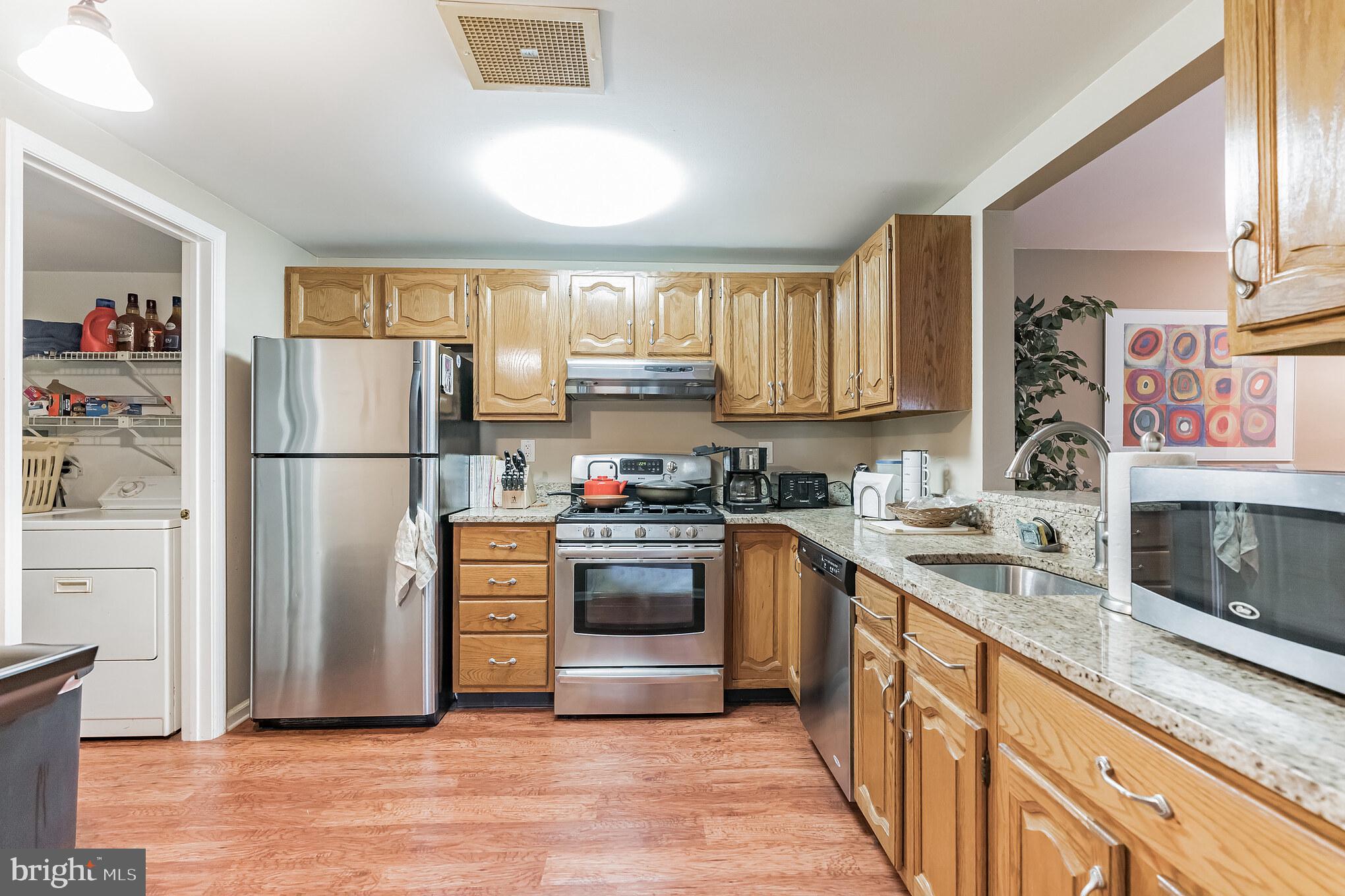 1705 Mountainview Drive Chesterbrook, PA 19087 - Photo 3 of 17 Gas Cooking