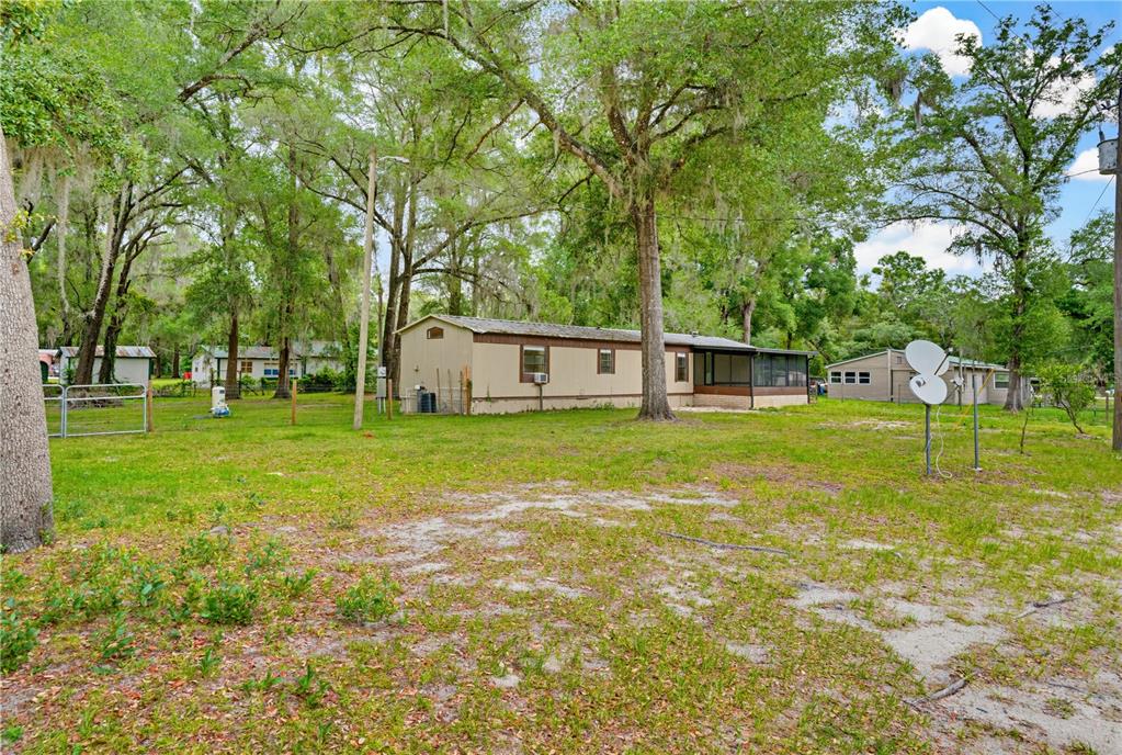 4786 Southwest 122nd Lane Webster, FL 33597 - Photo 38 of 55