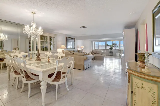 $169,900 | 1670 Northwest 18th Avenue, Unit 202, Delray Beach, FL 33445