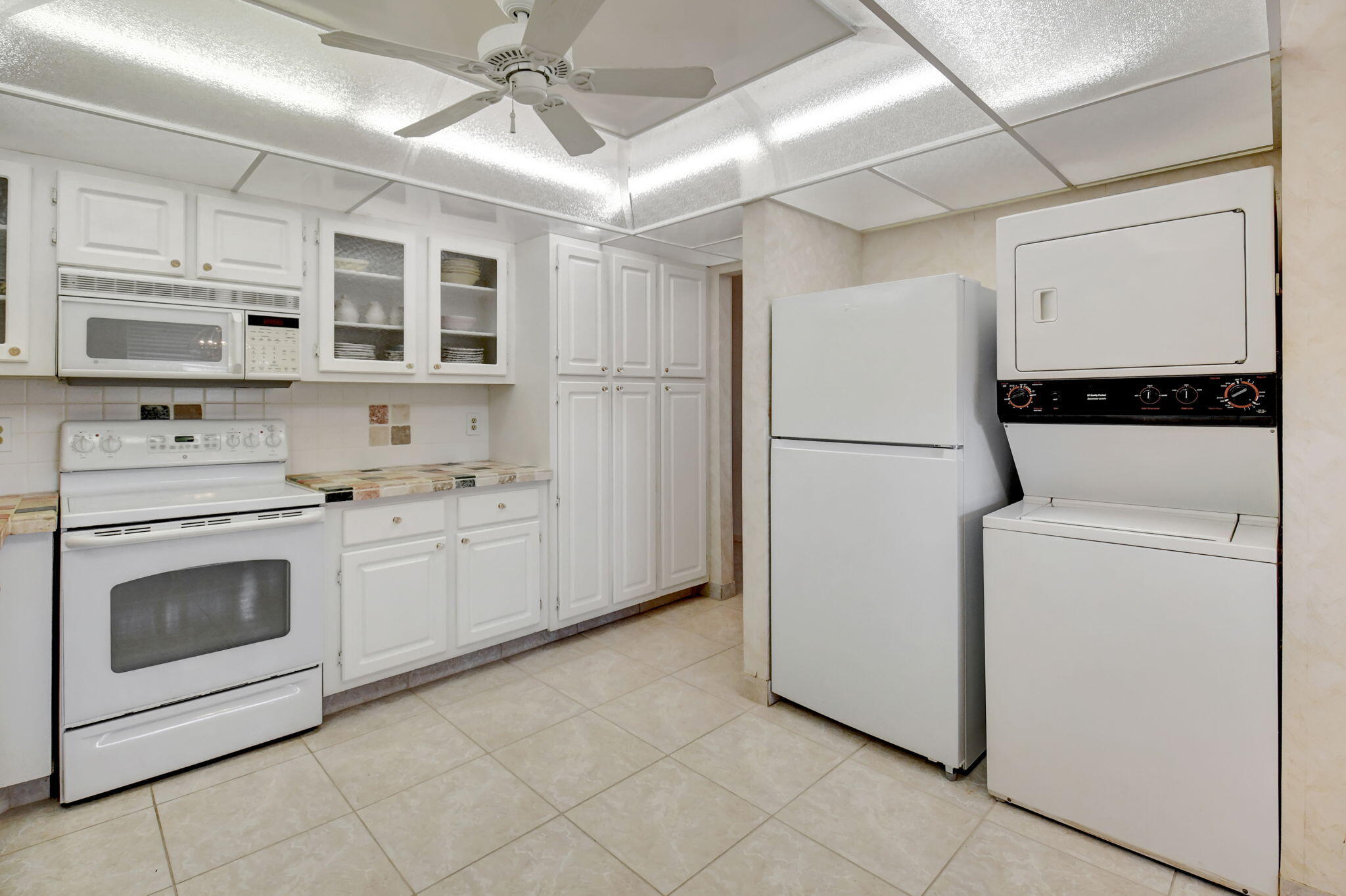 1670 Northwest 18th Avenue, Unit 202 Delray Beach, FL 33445 - Photo 10 of 35 10-web-or-mls-DSC_7561