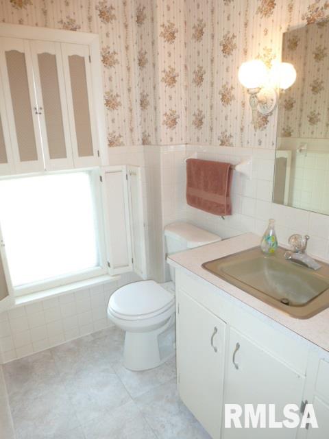 433 40th Street Moline, IL 61265 - Photo 16 of 24 Gallery Image 16