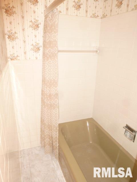 433 40th Street Moline, IL 61265 - Photo 17 of 24 Gallery Image 17