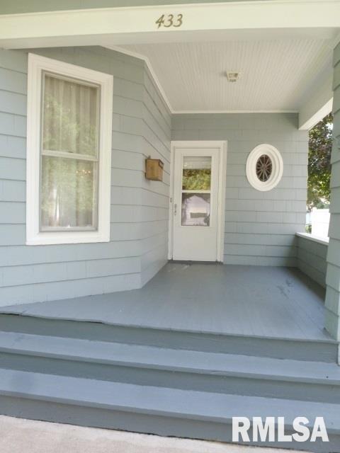 433 40th Street Moline, IL 61265 - Photo 2 of 24 Gallery Image 2