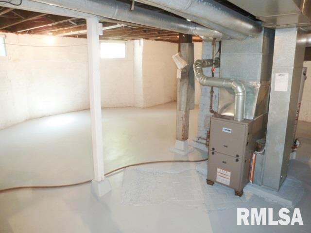 433 40th Street Moline, IL 61265 - Photo 21 of 24 Gallery Image 21