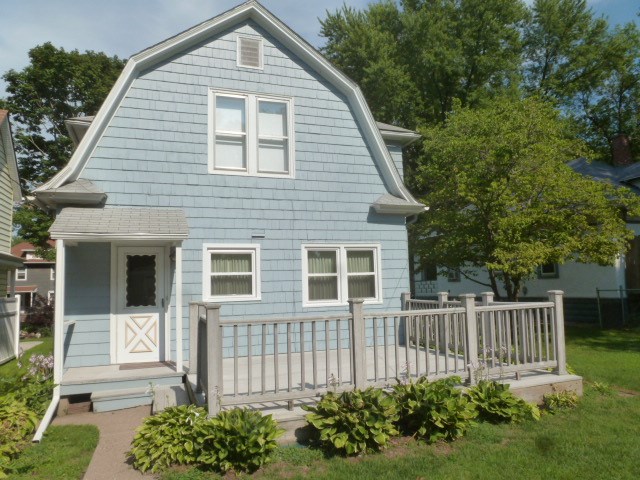 433 40th Street Moline, IL 61265 - Photo 3 of 24 Gallery Image 3
