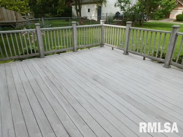 433 40th Street Moline, IL 61265 - Photo 4 of 24 Gallery Image 4