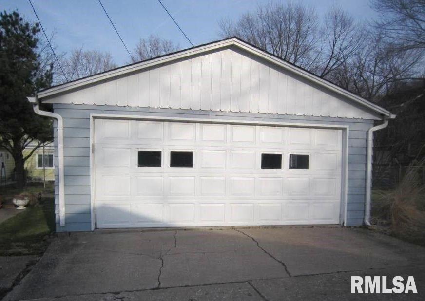 433 40th Street Moline, IL 61265 - Photo 6 of 24 Gallery Image 6