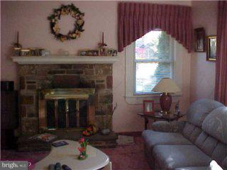 657 Paddock Road Havertown, PA 19083 - Photo 3 of 5