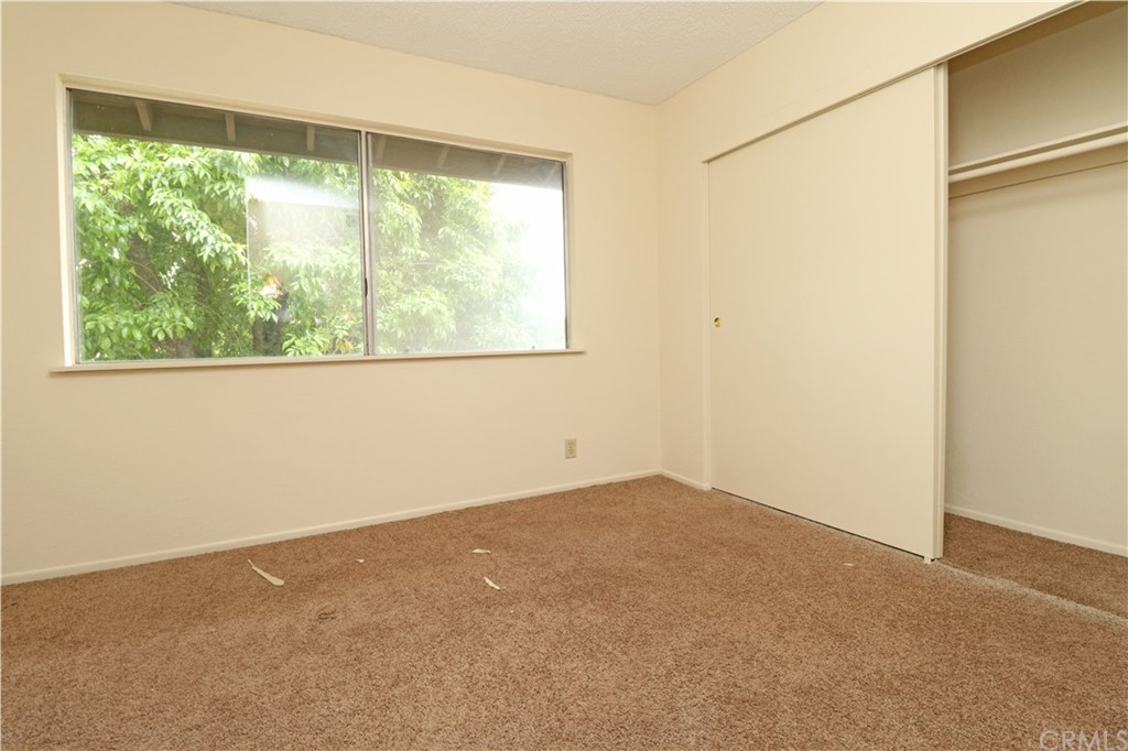 712 Earlham Drive Claremont, CA 91711 - Photo 12 of 14 an empty room with a window