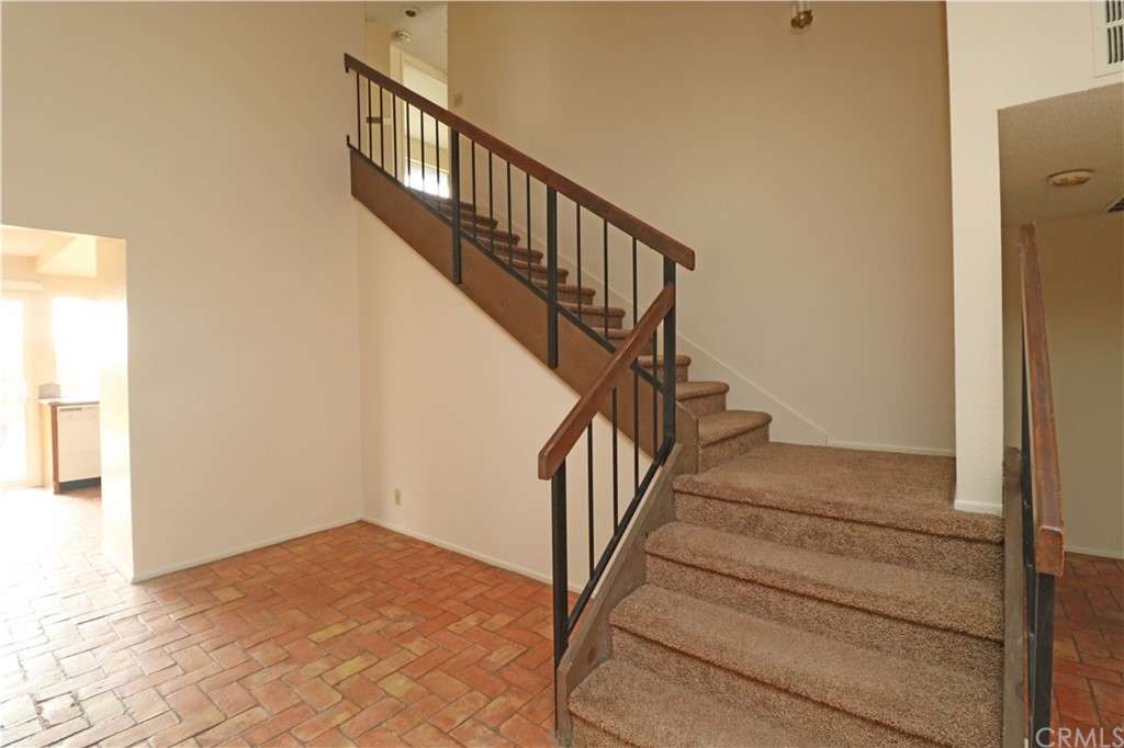 712 Earlham Drive Claremont, CA 91711 - Photo 10 of 14 a view of entryway