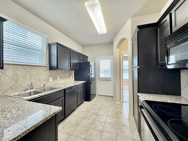 $1,950 | 407 Katmai Circle, Pflugerville, TX 78660