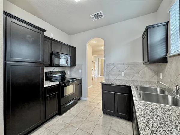 $1,950 | 407 Katmai Circle, Pflugerville, TX 78660